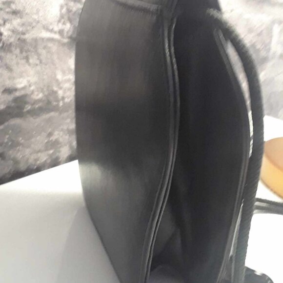 Black leather small evening bag in very good condition. - Picture 2 of 4